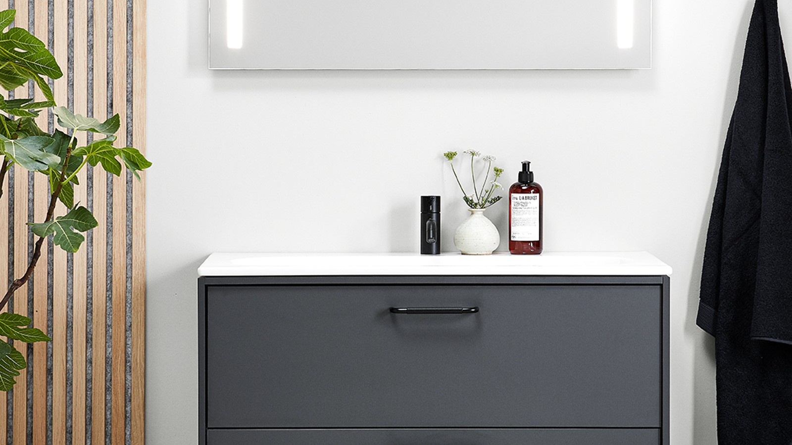 Ifö badeværelsesmøbel i lava Ifö badeværelsesmøbel i lava