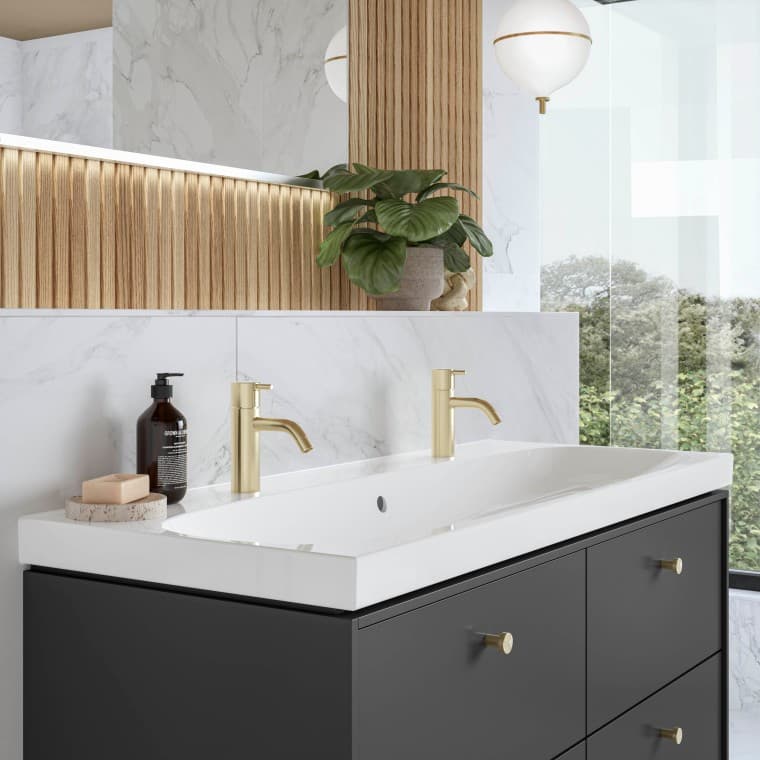 Ifö Sense badeværelsesmøbel med dobbelt håndvask Ifö Sense badeværelsesmøbel med dobbelt håndvask